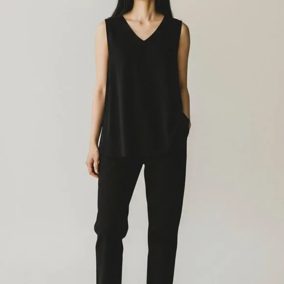 Like new Eileen Fisher Black 100% Silk Minimalist V-Neck Tunic Top XS - Picture 2 of 10